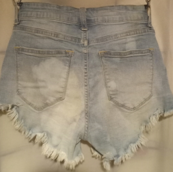 KanCan High Rise Bleached Out Cut OffJean Shorts Size 7 Estillo - Picture 2 of 3